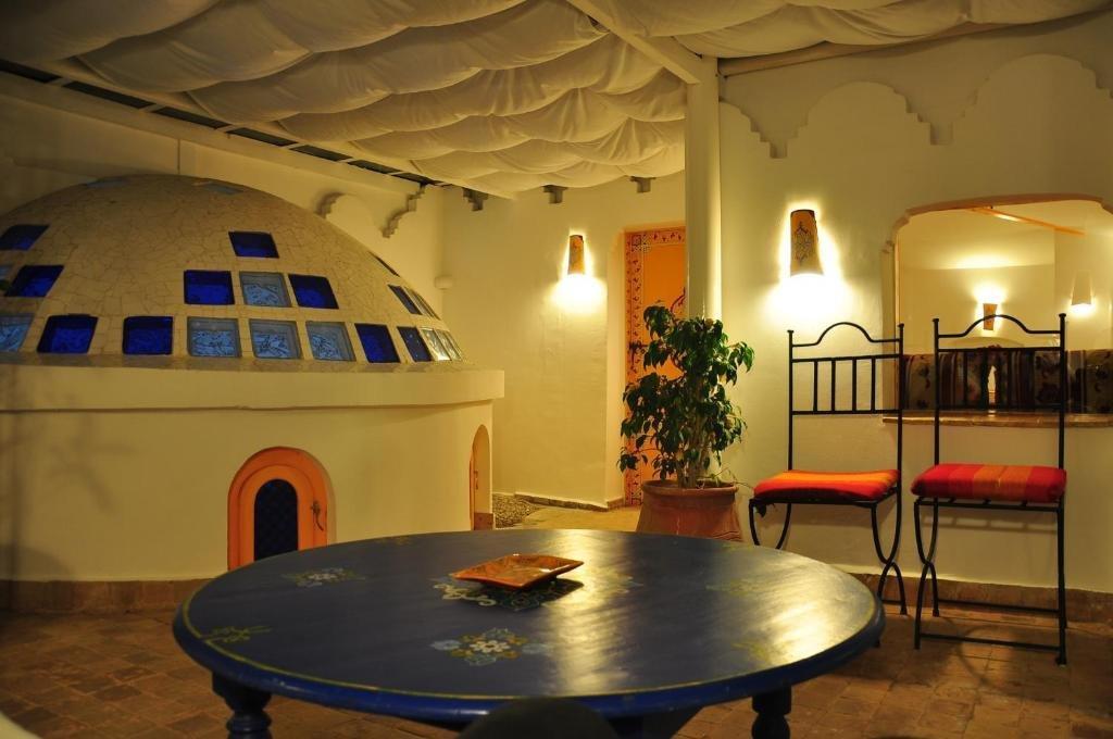 Al Alba Hammam & Restaurant Hotel